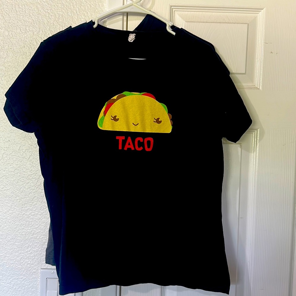 Women’s XL taco shirt